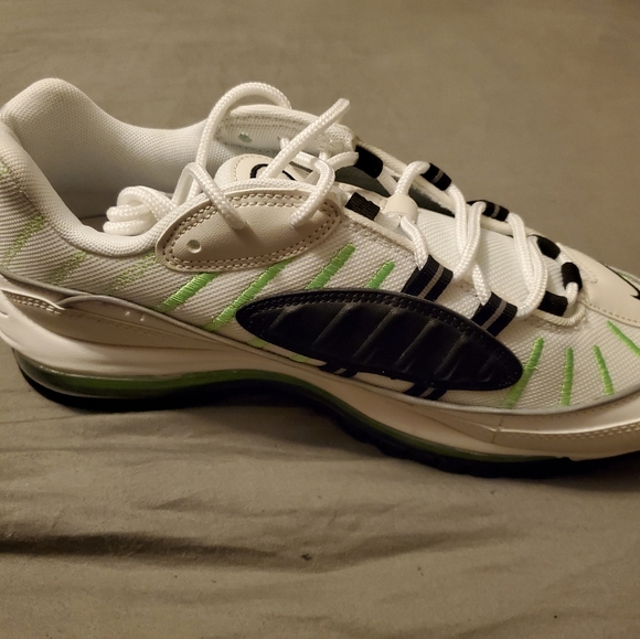 Women nike shoes - Picture 2 of 2